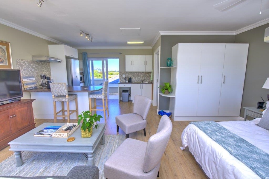 To Let 4 Bedroom Property for Rent in Thesen Islands Western Cape